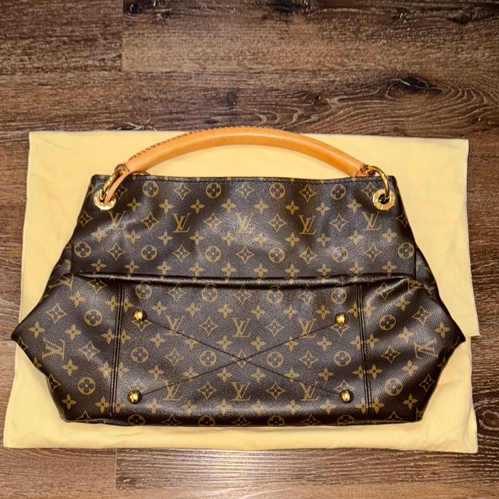 Louis Vuitton Artsy Brown and Orange Shoulder Bag with Monogram Canvas